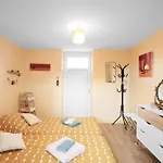 D'hotes - La Bonbonniere Bed & Breakfast 3*