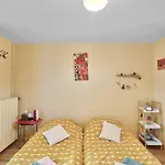 D'hotes - La Bonbonniere Nocleg ze śniadaniem 3*