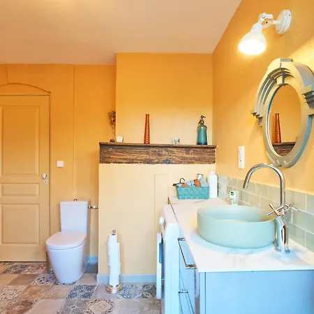 D'hotes - La Bonbonniere 3*